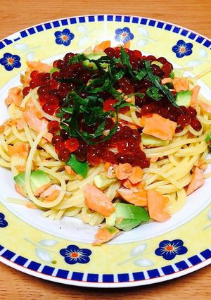 鮭いくらとアボカドの和風パスタ-レシピのメイン写真