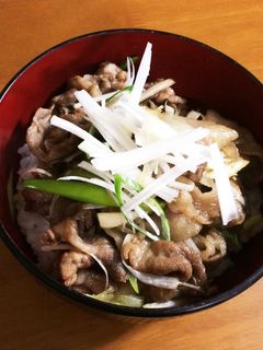 ネギたっぷり♡豚丼♡ 時短レシピ-レシピのメイン写真