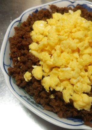 大豆のお肉で「そぼろ２色丼」-レシピのメイン写真