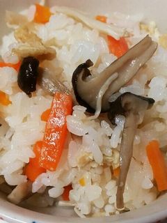 白だしで簡単♪きのこと油揚げのおこわ-レシピのメイン写真