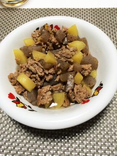 こんにゃくと豚挽肉で作るそぼろ煮-レシピのメイン写真