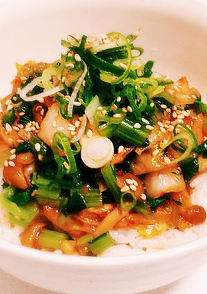 なめことキムチの丼-レシピのメイン写真