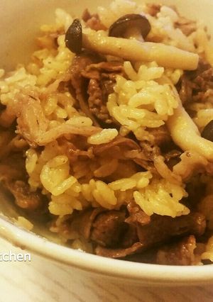 簡単ごちそう!きのこと牛肉の炊き込みご飯-レシピのメイン写真