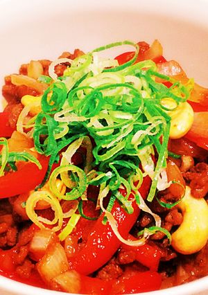 豚とナッツのピリ辛丼-レシピのメイン写真