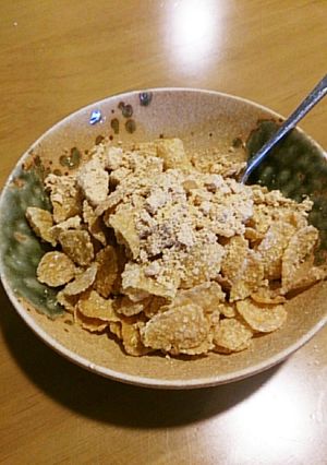 簡単コーンフレークやシリアルONきな粉-レシピのメイン写真