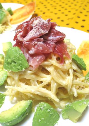【絶品】生ハムとアボカドのチーズパスタ♪-レシピのメイン写真