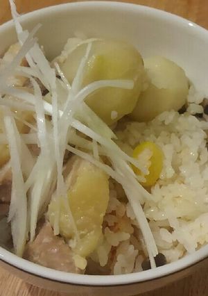 塩麹漬けの鶏と里芋の丸ごと炊き込みご飯-レシピのメイン写真