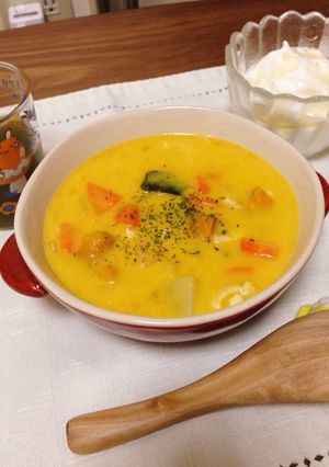 かぼちゃで鮮やか♪クリームシチュー-レシピのメイン写真