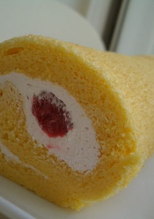 苺のチーズクリームロールケーキ-レシピのメイン写真