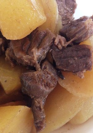 圧力鍋で時短♪牛スネ肉と大根の煮物♪-レシピのメイン写真