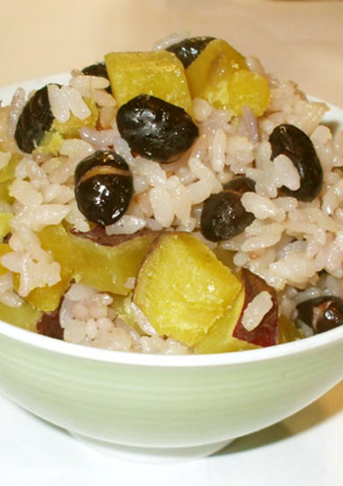 簡単さつまいも黒豆ご飯♪失敗しない炊飯器-レシピのメイン写真