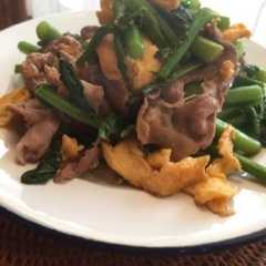 รูปของ アスパラ菜と豚肉とふわふわ卵の炒め物
