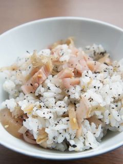 みょうがの漬物と黒すり胡麻の混ぜご飯-レシピのメイン写真