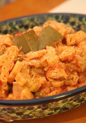 鍋一つで簡単調理！マカロニの魚介トマト煮-レシピのメイン写真