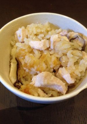 鶏ガラで！鶏胸肉と椎茸の炊き込み御飯-レシピのメイン写真