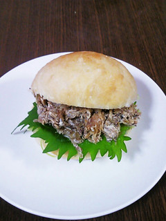 ご飯のお供♪サバ味噌ゴボウで簡単サンド♪-レシピのメイン写真