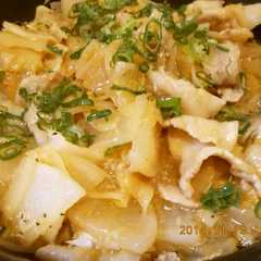 รูปของ 豚肉と大根のトロトロ濃厚な味噌炒め煮♡