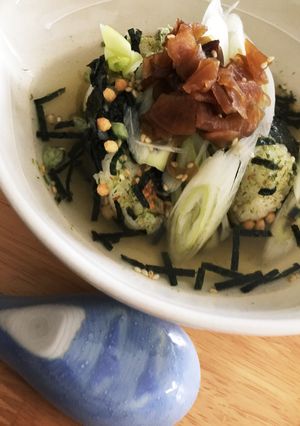 おにぎりで作るお茶漬け(^-^)-レシピのメイン写真