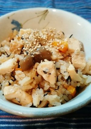 色んな食感！ひじきの玄米炊き込みご飯-レシピのメイン写真