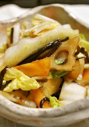 白菜と柿とレンコンの塩昆布和え-レシピのメイン写真