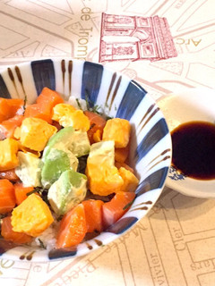 簡単!サーモンとアボカドののっけ丼-レシピのメイン写真