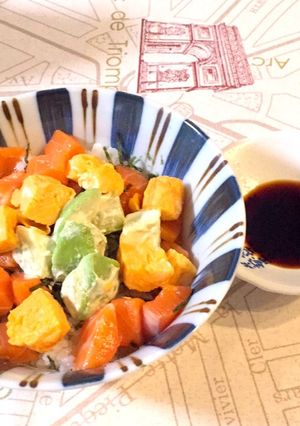 簡単！サーモンとアボカドののっけ丼-レシピのメイン写真