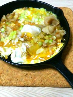 スキレットで超簡単!豚の玉子とじ-レシピのメイン写真