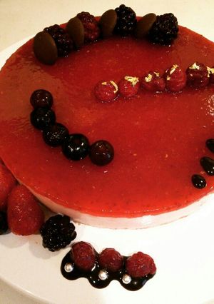 ラズベリーの赤いレアチーズケーキ-レシピのメイン写真