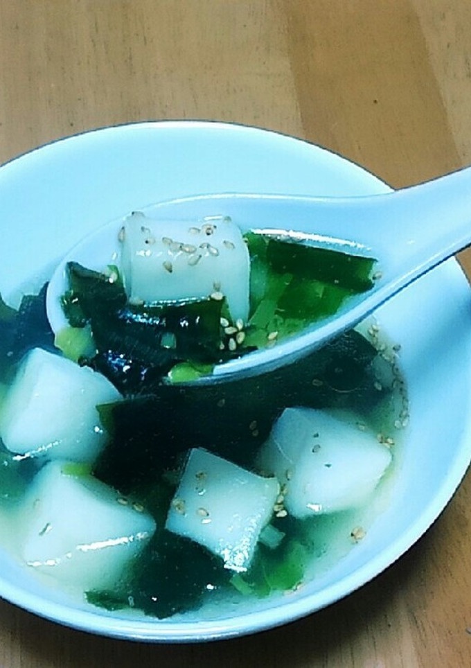 はんぺんとワカメの中華風スープ-レシピのメイン写真