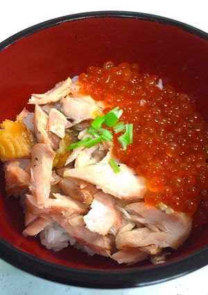 簡単、鮭の親子丼-レシピのメイン写真