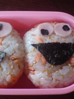 しゃけゴマおにぎり-レシピのメイン写真
