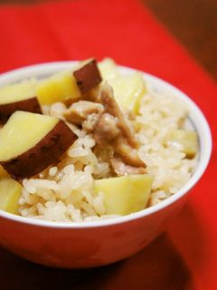 速攻☆さつまいもと鶏肉の簡単炊き込みご飯-レシピのメイン写真