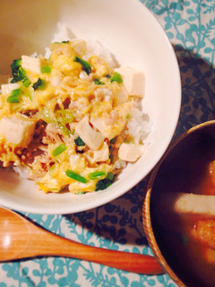豆腐と鶏ひきで親子丼*まろやかほっこり〜-レシピのメイン写真