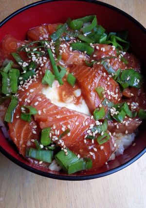 簡単☆ノルウェーサーモンの温玉漬け丼-レシピのメイン写真