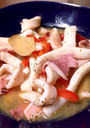 塩麹漬けイカとパプリカのニンニク煮-レシピのメイン写真