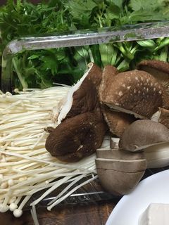 創味シャンタンで簡単きのこ鍋-レシピのメイン写真