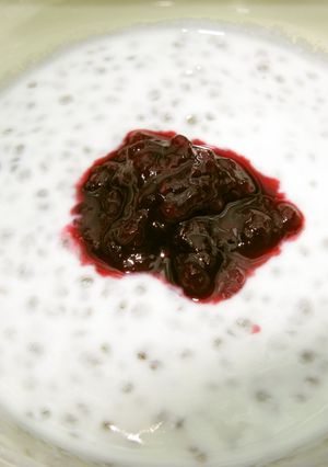 レンジでチン?新食感チアシードヨーグルト-レシピのメイン写真