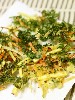 米粉でサックリ★にんじんの葉のかき揚げ-レシピのメイン写真