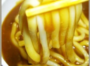 カレー研究会レトルトカレーでカレーうどん-レシピのメイン写真