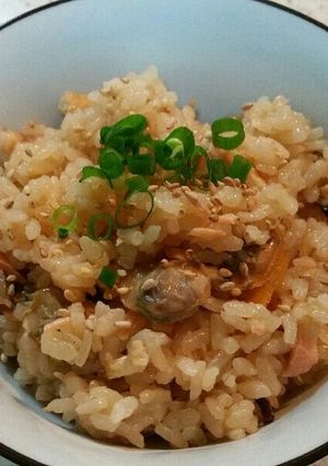 あさりと鮭の炊き込みご飯♪-レシピのメイン写真