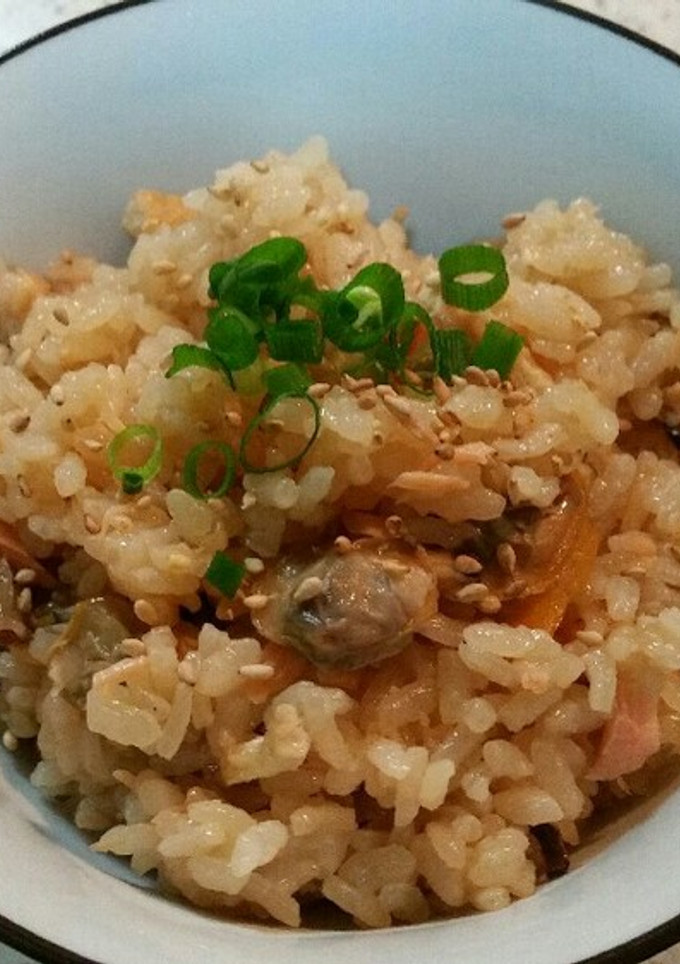 あさりと鮭の炊き込みご飯♪-レシピのメイン写真