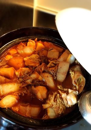 癖になる☆簡単!鶏と里芋と野菜の味噌鍋-レシピのメイン写真