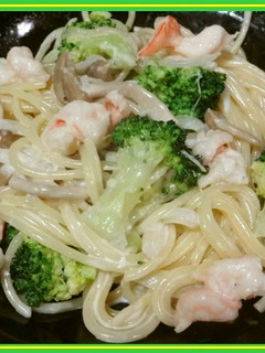 えび ブロッコリー しめじクリームパスタ-レシピのメイン写真