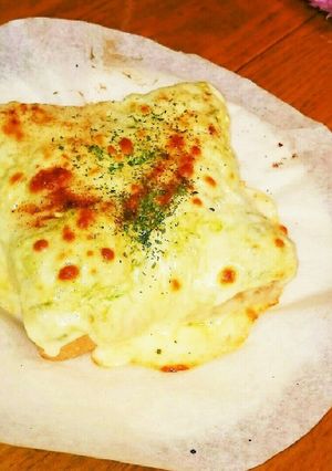栄養素満点山盛キャベツマヨチーズトースト-レシピのメイン写真