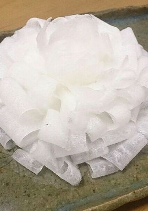 鍋に使う大根の盛り付け方！菊大根-レシピのメイン写真