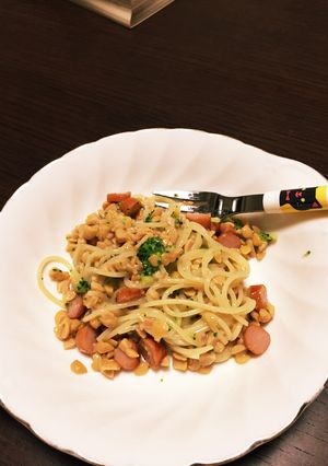 離乳食〜大人まで納豆とウインナーのパスタ-レシピのメイン写真