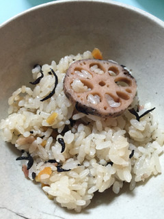 乾物で!レンコンとひじきの炊き込みご飯-レシピのメイン写真