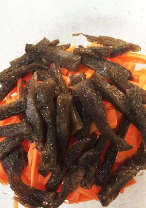 凍らせコンニャクと人参の塩昆布キンピラ-レシピのメイン写真