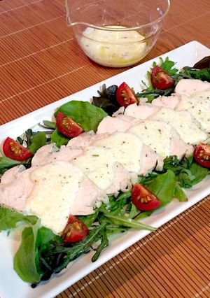 ゆで鶏サラダ☆ハーブヨーグルトソース-レシピのメイン写真