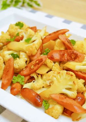 カリフラワーとソーセージの醤油チーズ♪-レシピのメイン写真
